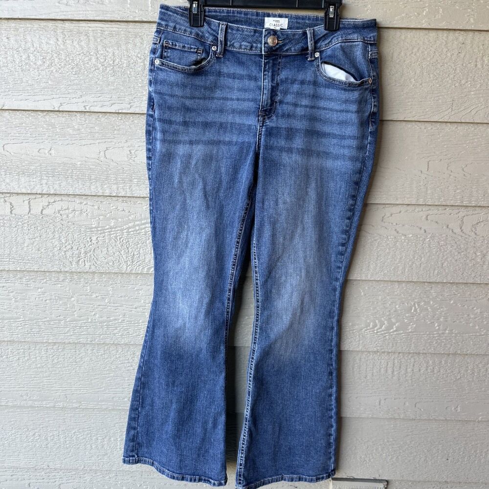 Maurices Classic Flare Jeans Womens 14 Blue Medium Wash Stretch Denim M Jeans